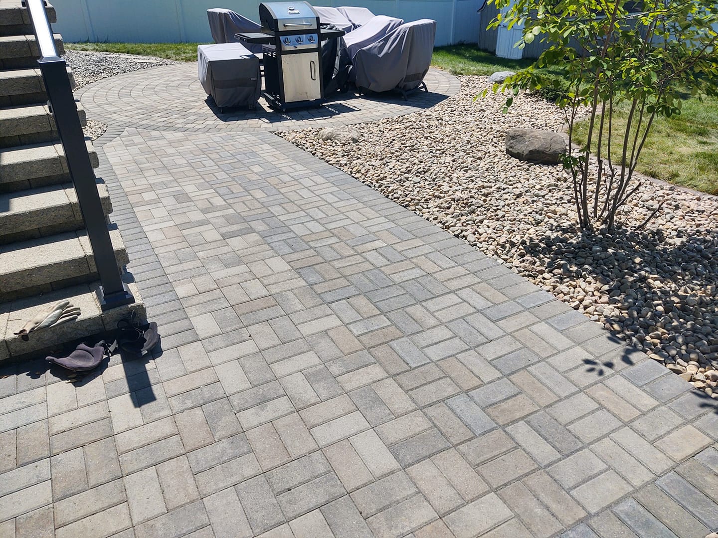 Interlocking paver driveway