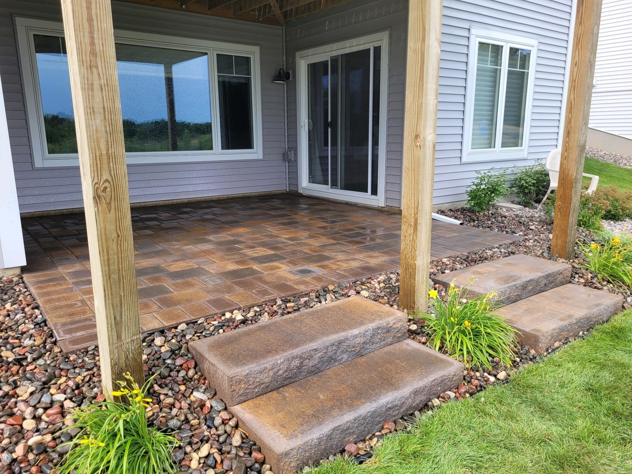 Paver stairway with walkway